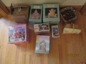 lot 33 image: Easter ceramics and decor...