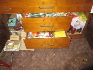 lot 311 image: Content of lower drawers and cabine...