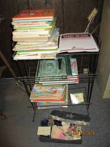 lot 328 image: Vintage Metal freestanding book rac...