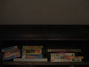 lot 333 image: Variety of vintage multi-player boa...