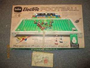 lot 338 image: Vintage Tudor Electric Football in ...