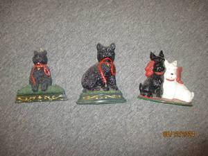 lot 365 image: Painted cast Scottie and Westir dec...
