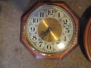 lot 239 image: 2 vintage clocks
