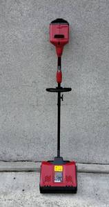 Toro  NEW -Toro 60 V MAX Cordless Power Shovel  Battery & Charger Included