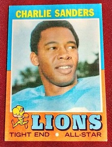 lot 13 image: 1971 Topps Charlie Sanders Rookie Card - HOFer