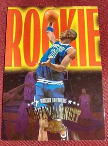 lot 129 image: 1995-96 Skybox Premium Kevin Garnett Rookie Card