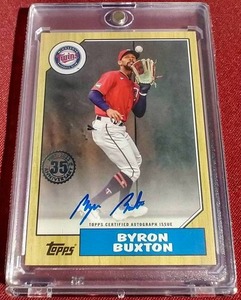 lot 132 image: 2022 Topps Byron Buxton Autograph Card