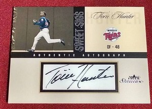 lot 161 image: 2004 Fleer Torii Hunter Autograph Card - #d294