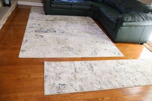 lot 6 image: Large Area Rug WMatching Runner