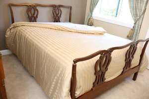 lot 23 image: Vintage Unique Scroll-Style Headboard and Footboard BedFrameMattressBox Spring