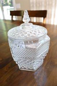 lot 42 image: Wexford By Anchor Hocking Collectible Glass Cookie Jar, Covered Candy