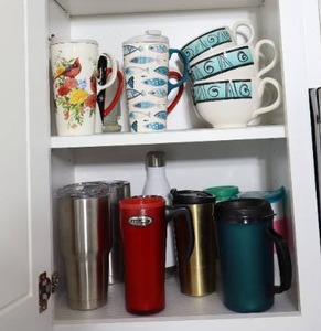 lot 46 image: Assorted Coffee Mugs Tea Pots Etc