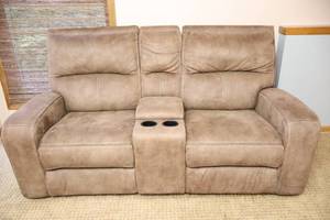 lot 50 image: FlexSteel Loveseat Recliner Smart Furniture