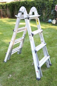 lot 88 image: Aluminum Collapsible Step Ladder