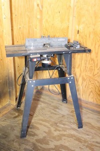 lot 90 image: Garage Shop ToolsCraftsman Router Table wRouter