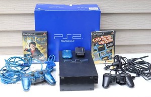 lot 60 image: Original 2000 Sony PlayStation PS2 SCPH-30001 Blue Launch Box