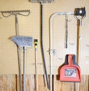 lot 125 image: Pet Grooming Station Arm, Rakes, Lawn Edger, Brooms, Apple Picker() Etc