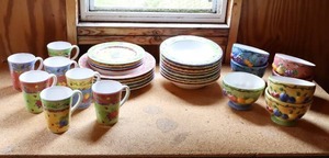 lot 129 image: Dish Set...Sango Sangria By Sue Zipkin