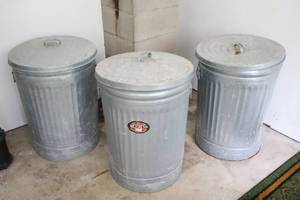 lot 134 image: Garage Shop Recycling...Galvanized Garbage Cans