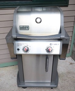 lot 103 image: Weber Grill SPIRIT
