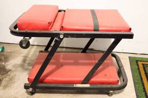 lot 140 image: Garage Shop Tools Automotive Roller Seat Creeper