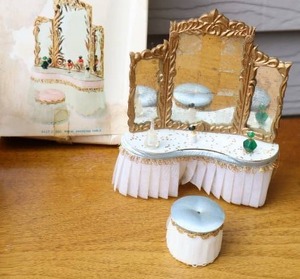 lot 151A image: (4) Vintage 1960s Petite Princess Fantasy Dollhouse Furniture By IdealBed, Sofa, Vanity, Fainting Couch
