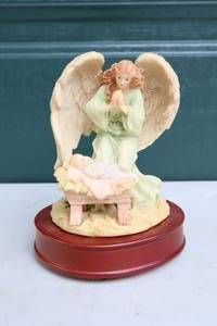 lot 178 image: Seraphim Classics Francesca Loving Guardian exclastrely from B.Roman, gnc.  1993