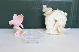 lot 181 image: Collectible Bird-Themed Porcelain and Glass Figures