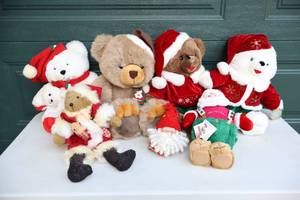 lot 189 image: Holiday DeCor ChristmasStuffies