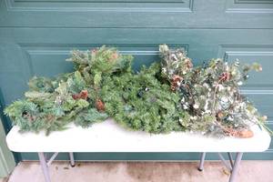 lot 191 image: Holiday DeCor ChristmasGarland