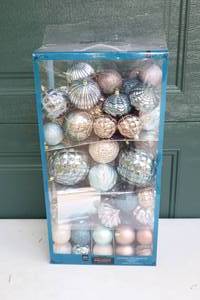 lot 197 image: Holiday DeCor ChristmasTree Ornaments Gold, Silver, Glitter, Teal Etc