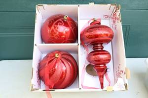 lot 198 image: Holiday DeCor ChristmasLarge Ornament Set of Three Red Glitter Ornaments