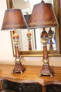 lot 201 image: Beautiful 32-Inch Pineapple-Themed Decorative Quality Table Lamp Set
