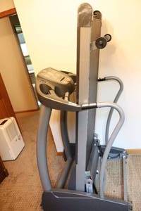 lot 243 image: Horizon Fitness Elite 4.2T Treadmill