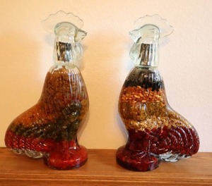 lot 245 image: Shonfelds Glass Rooster Chicken Pair Infused Decorative Heavy Figurine wRemovable Head