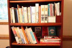 lot 255 image: Collection of Mostly Hardcover Cookbooks Including Quilting Books