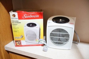 lot 265 image: Sunbeam Portable Heater Fan wBox