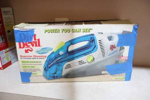 lot 266 image: Dirt Devil Hand Vac