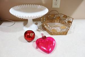 lot 269 image: Vintage Milk Glass Pedestal Cake Server Platter Etc
