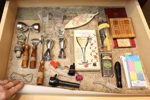 lot 293 image: Bar Breweriana Utensils Etc