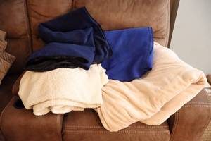 lot 295 image: Assorted Blankets Colors and Sizes