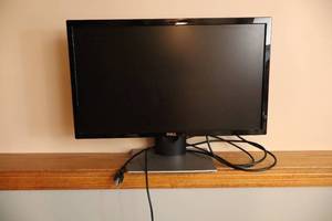 lot 296 image: Dell Monitors