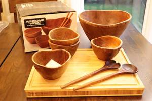 lot 301 image: Kitchen AccessoriesWinsome Wood 7-Piece Teak Salad Serving Bowl Set