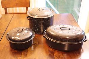 lot 302 image: Kitchen AccessoriesGraniteware Covered Canner Roaster Handled Oven-Ware
