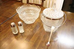lot 326 image: Vintage Wexford By Anchor Hocking Ice Bucket, Bowl, Salt & Pepper Shakers
