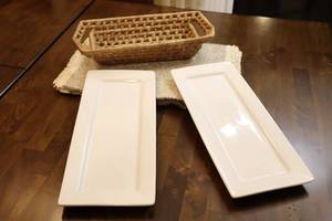 lot 334 image: Ceramic Serving Platters, Wicker Bread Bun Basket Etc