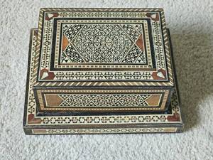 lot 12 image: Ornate Turkish Inlay Music Box