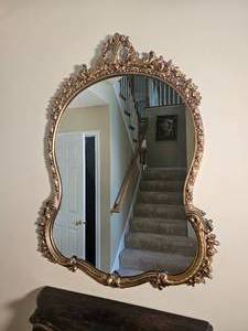 lot 14 image: Gilt Louis XVI Rococo Wall Mirror