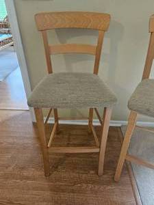 lot 24 image: Blonde Finish Oak Counter Stools