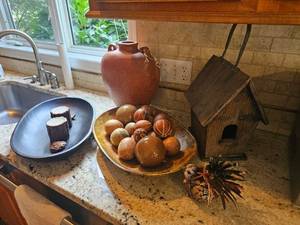 lot 102 image: Primitive Home Dcor Staging Items